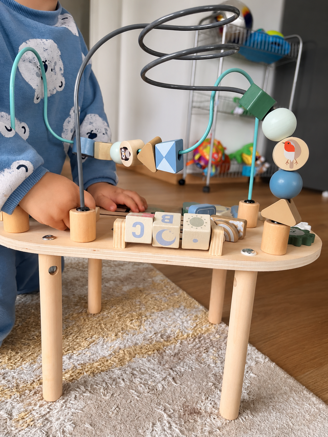 Petite table d’éveil d’activités bébé en bois – 7 activités