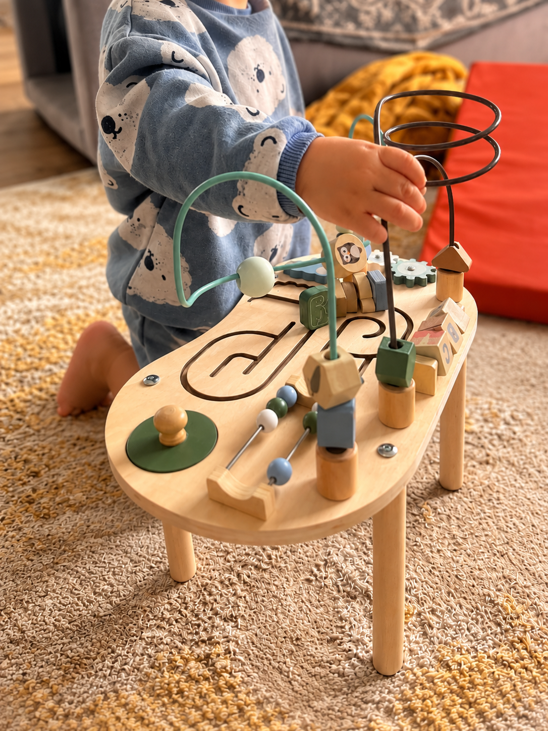 Petite table d’éveil d’activités bébé en bois – 7 activités
