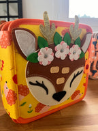 BusyBook Lily la Biche : livre d’activités en feutrine (Busyboard)